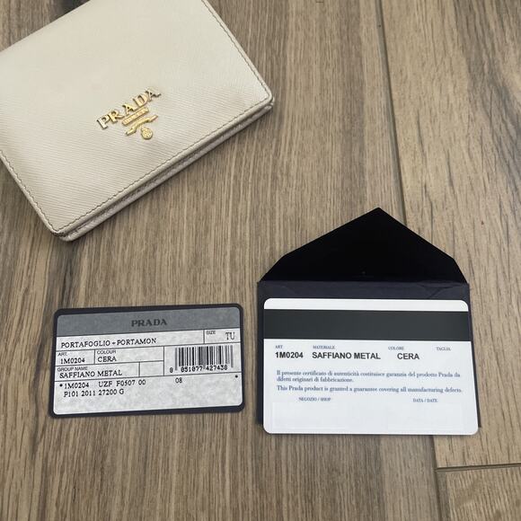 PRADA SAFFIANO METAL CERA 1M0204 Vertical Card Holder Ivory Gold Hardware GUC - Picture 11 of 11